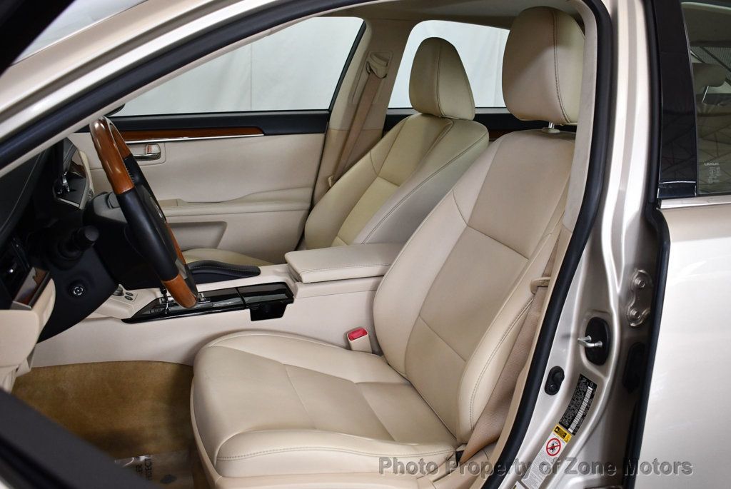 2013 Lexus ES 300h photo 4