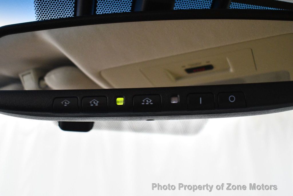 2013 Lexus ES 300h photo 46