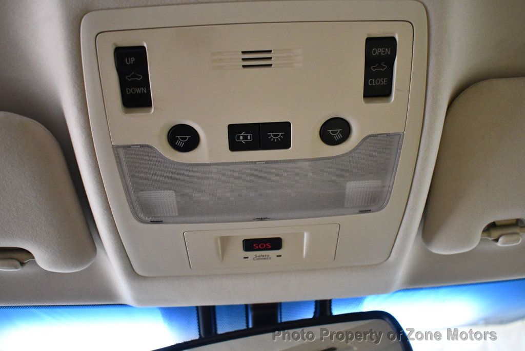2013 Lexus ES 300h photo 47