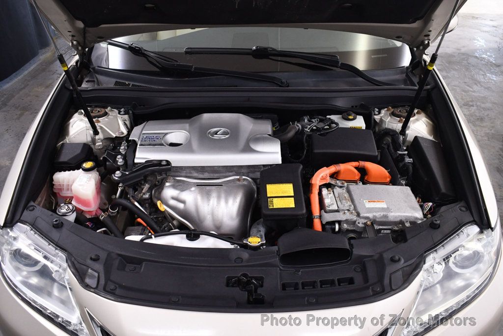 2013 Lexus ES 300h photo 51