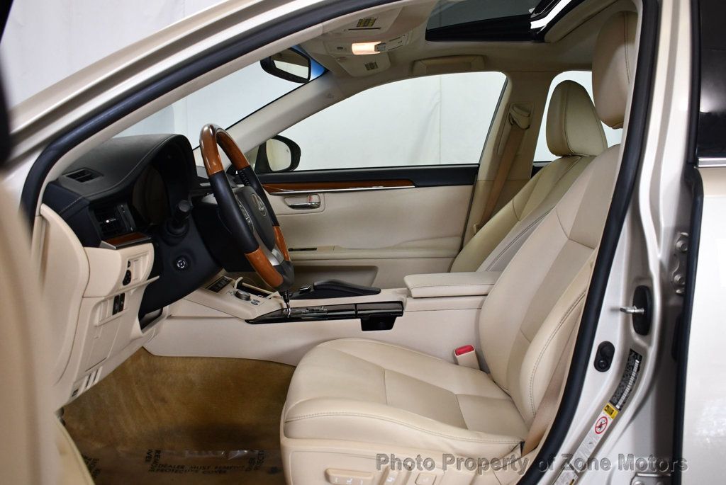 2013 Lexus ES 300h photo 6