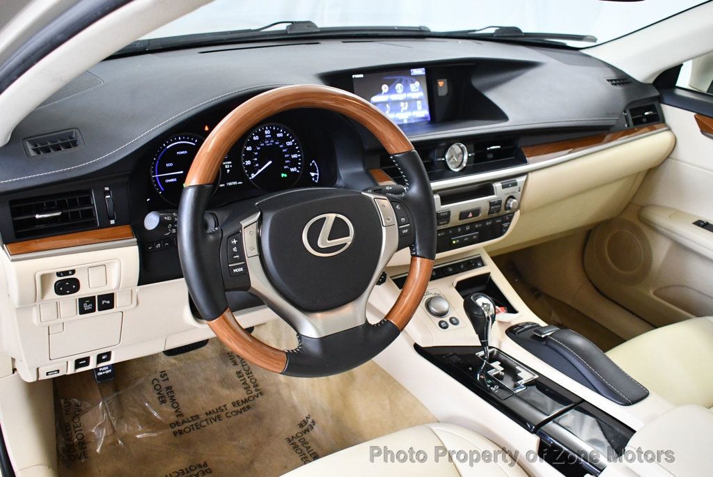 2013 Lexus ES 300h photo 8