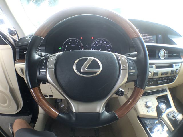 2013 Lexus ES 300h 4dr Sedan Hybrid - 23049823 - 14