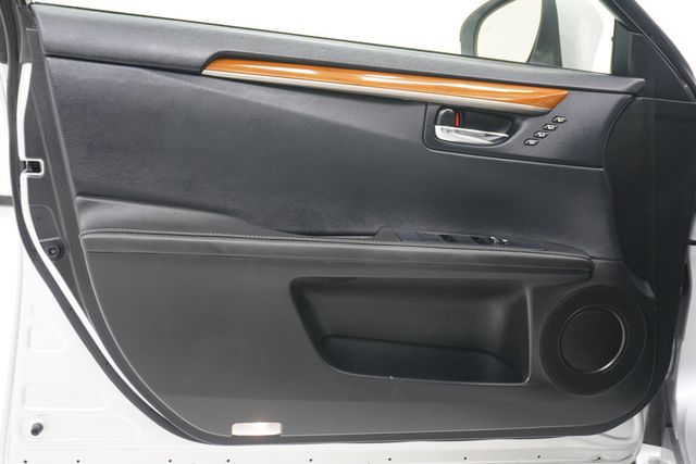 2013 Lexus ES 300h 4dr Sedan Hybrid - 23026662 - 11