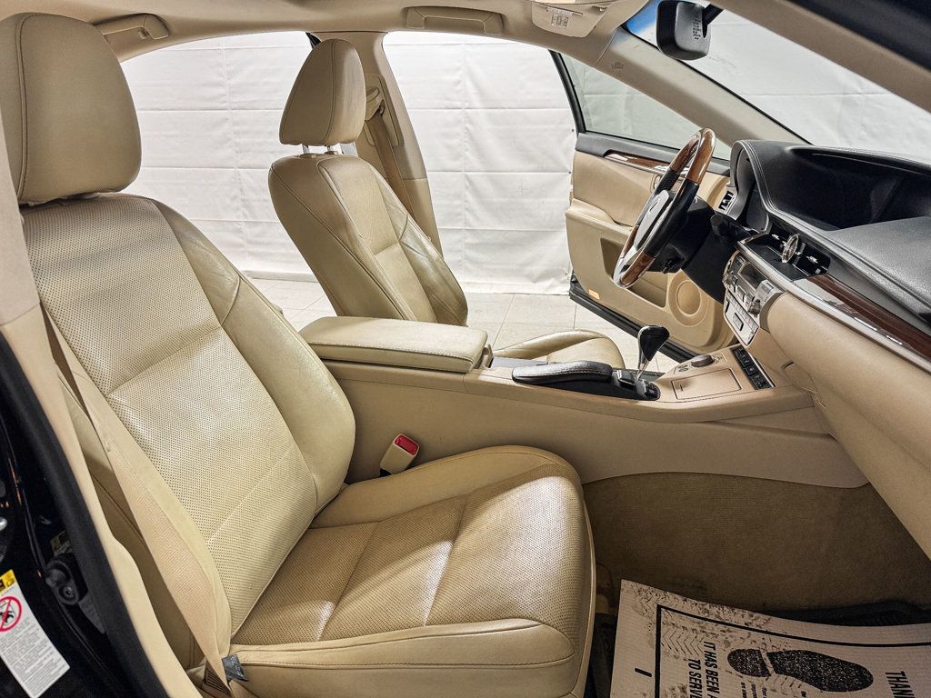 2013 Lexus ES 300h HYBRID - 22974558 - 11