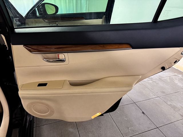 2013 Lexus ES 300h HYBRID - 22974558 - 16