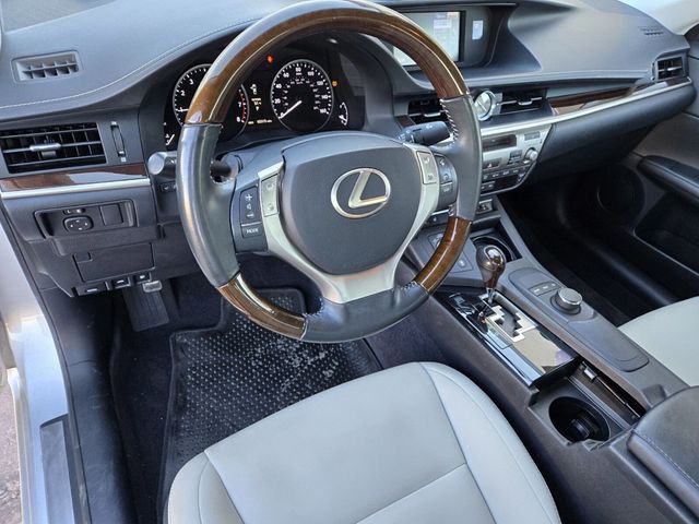 2013 Lexus ES 350 4dr Sedan - 22979537 - 5