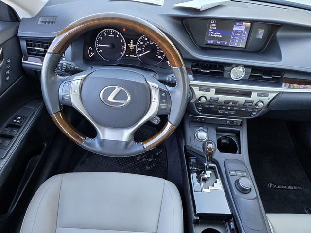 2013 Lexus ES 350 4dr Sedan - 22979537 - 8
