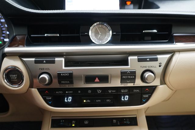 2013 Lexus ES 350 4dr Sedan - 22892690 - 17