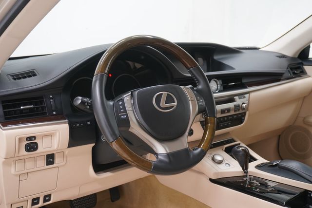 2013 Lexus ES 350 4dr Sedan - 23002296 - 9