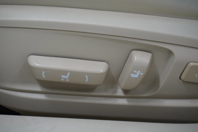 2013 Lexus ES 350 4dr Sedan - 23010341 - 12