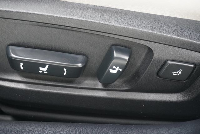 2013 Lexus ES 350 4dr Sedan - 23024408 - 13
