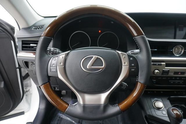 2013 Lexus ES 350 4dr Sedan - 23024408 - 15