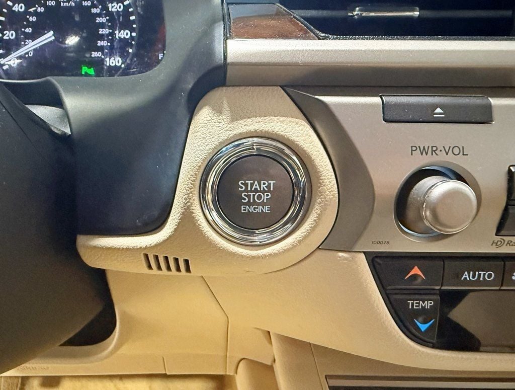 2013 Lexus ES 350 4dr Sedan - 22961455 - 15