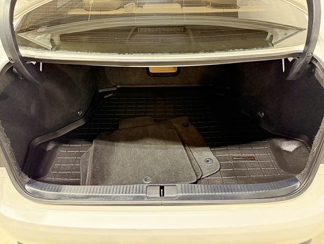 2013 Lexus ES 350 4dr Sedan - 22961455 - 36