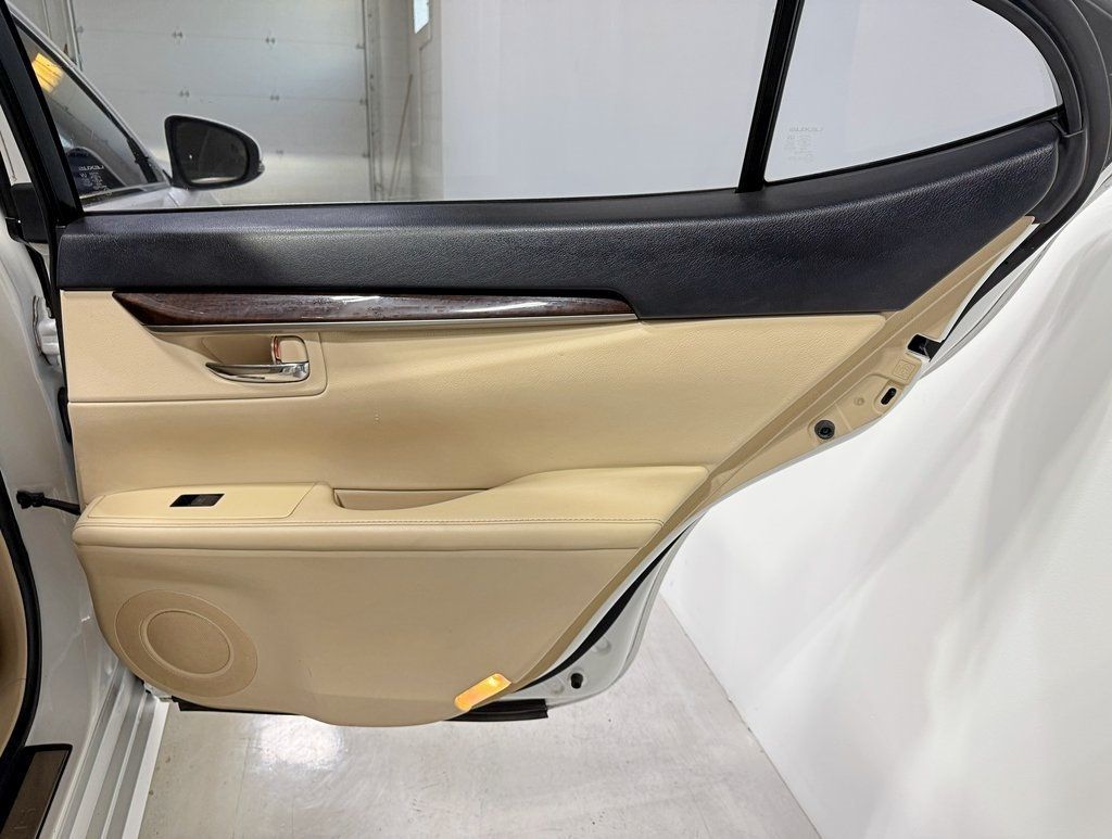 2013 Lexus ES 350 4dr Sedan - 22961455 - 38