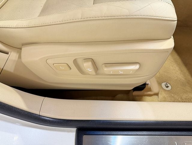 2013 Lexus ES 350 4dr Sedan - 22961455 - 40