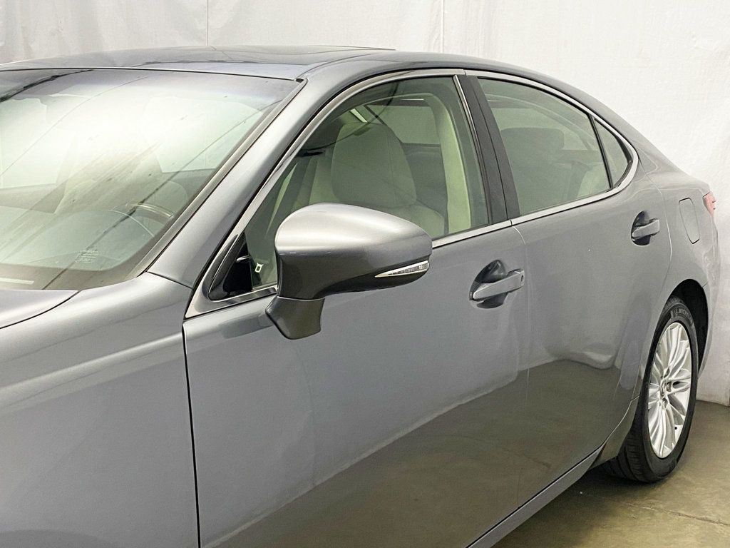 2013 Lexus ES 350 photo 2