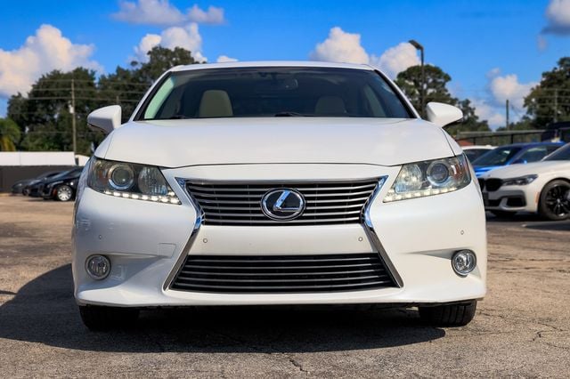 2013 Lexus ES 350 4dr Sedan - 22912119 - 18