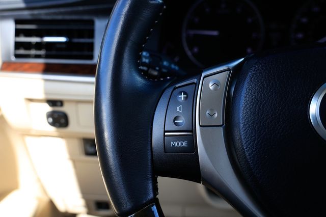 2013 Lexus ES 350 4dr Sedan - 22912119 - 26