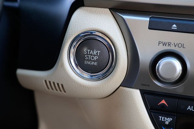 2013 Lexus ES 350 4dr Sedan - 22912119 - 30