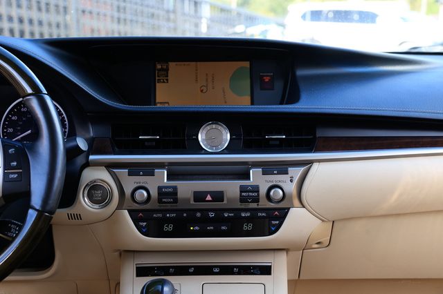 2013 Lexus ES 350 4dr Sedan - 22912119 - 35