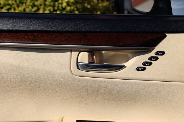 2013 Lexus ES 350 4dr Sedan - 22912119 - 43