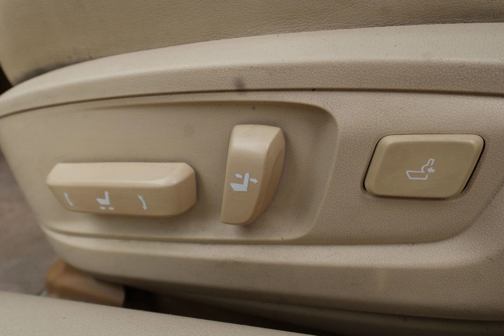 2013 Lexus ES 350 ES 350, NAVI SYS, WOODGRAIN TRIM, BLIND SPOT MONITOR, BLUETOOTH! - 22937024 - 11