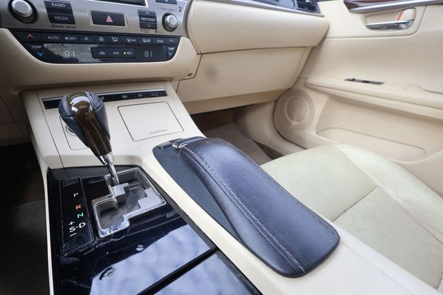 2013 Lexus ES 350 ES 350, NAVI SYS, WOODGRAIN TRIM, BLIND SPOT MONITOR, BLUETOOTH! - 22937024 - 25