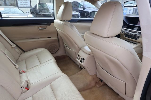 2013 Lexus ES 350 ES 350, NAVI SYS, WOODGRAIN TRIM, BLIND SPOT MONITOR, BLUETOOTH! - 22937024 - 29