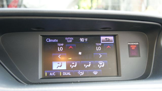 2013 Lexus ES 350 JUST SERVICED, VERY CLEAN INSIDE AND OUT  - 22886708 - 13