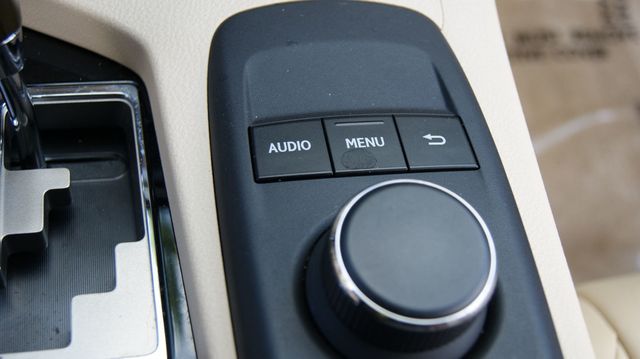 2013 Lexus ES 350 JUST SERVICED, VERY CLEAN INSIDE AND OUT  - 22886708 - 18