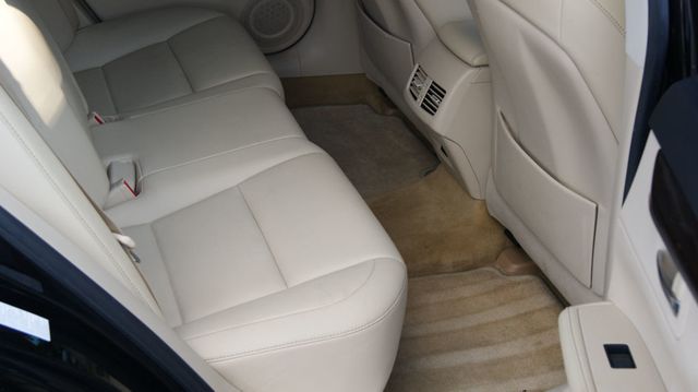 2013 Lexus ES 350 JUST SERVICED, VERY CLEAN INSIDE AND OUT  - 22886708 - 30