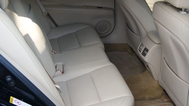 2013 Lexus ES 350 JUST SERVICED, VERY CLEAN INSIDE AND OUT  - 22886708 - 31