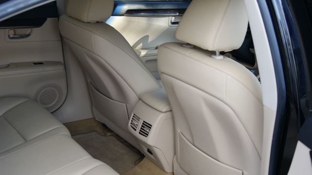 2013 Lexus ES 350 JUST SERVICED, VERY CLEAN INSIDE AND OUT  - 22886708 - 33