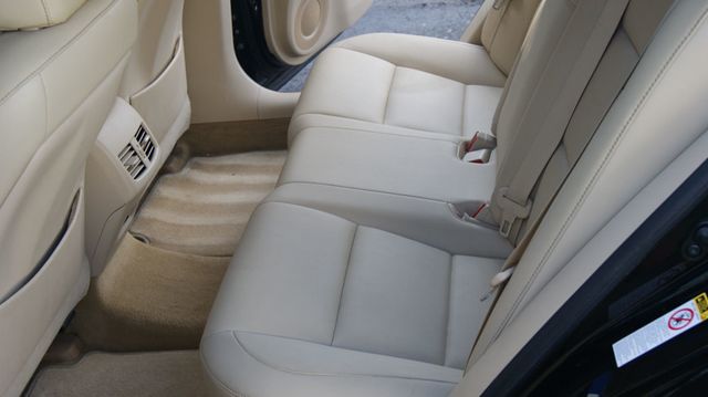 2013 Lexus ES 350 JUST SERVICED, VERY CLEAN INSIDE AND OUT  - 22886708 - 37