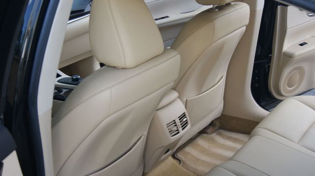 2013 Lexus ES 350 JUST SERVICED, VERY CLEAN INSIDE AND OUT  - 22886708 - 38