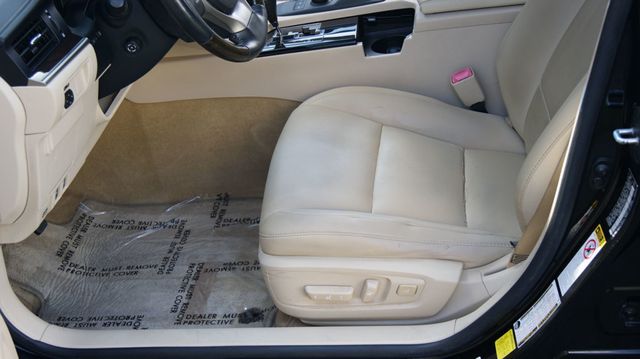 2013 Lexus ES 350 JUST SERVICED, VERY CLEAN INSIDE AND OUT  - 22886708 - 43