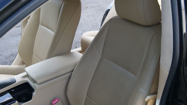 2013 Lexus ES 350 JUST SERVICED, VERY CLEAN INSIDE AND OUT  - 22886708 - 44