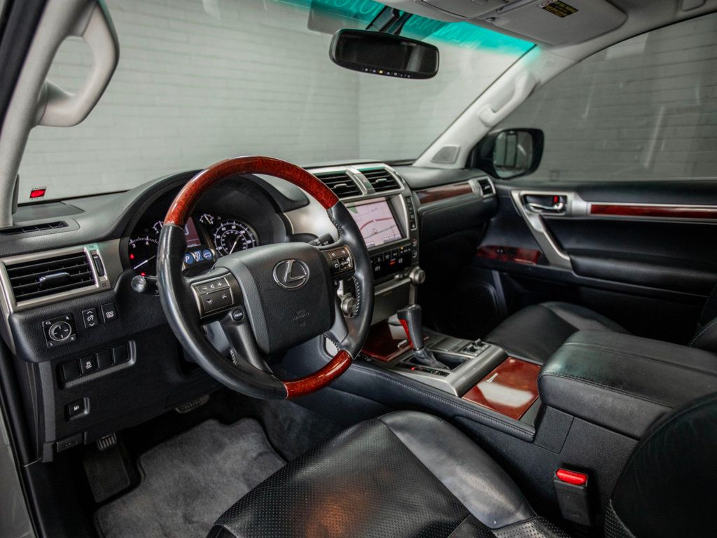 2013 Lexus GX 460 Base photo 16