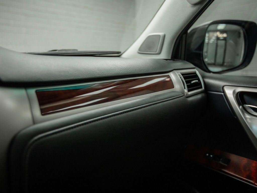 2013 Lexus GX 460 Base photo 19