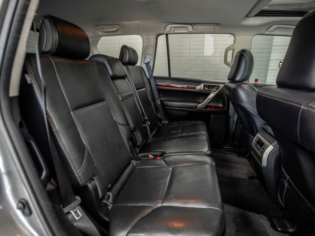 2013 Lexus GX 460 Base photo 23