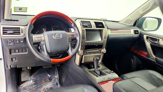 2013 Lexus GX 460 4WD 4dr with Navigation, Comfort+ & Convenience Packages - 22982738 - 10