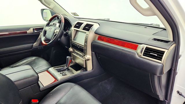 2013 Lexus GX 460 4WD 4dr with Navigation, Comfort+ & Convenience Packages - 22982738 - 25