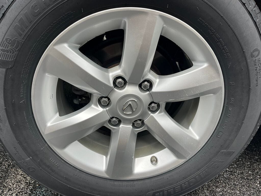 2013 Lexus GX 460 RUST FREE Fully Serviced and Detailed 100 Photos - 23041707 - 9