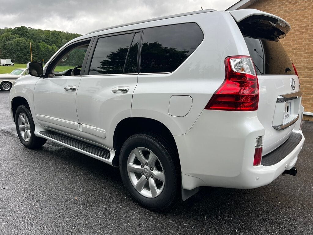 2013 Lexus GX 460 RUST FREE Fully Serviced and Detailed 100 Photos - 23041707 - 4