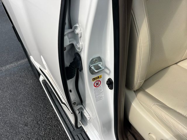 2013 Lexus GX 460 RUST FREE Fully Serviced and Detailed 100 Photos - 23041707 - 54