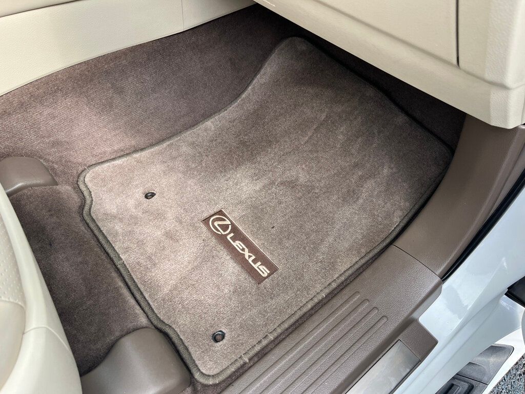 2013 Lexus GX 460 RUST FREE Fully Serviced and Detailed 100 Photos - 23041707 - 55