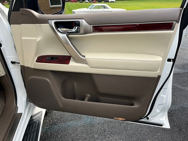 2013 Lexus GX 460 RUST FREE Fully Serviced and Detailed 100 Photos - 23041707 - 57