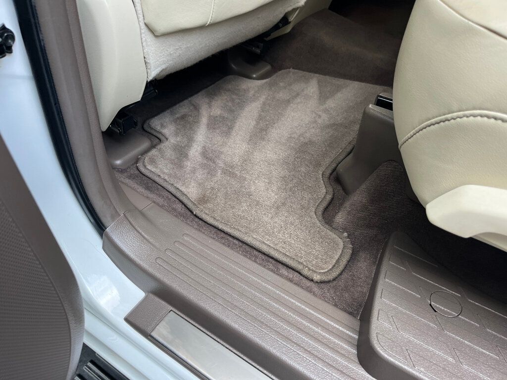 2013 Lexus GX 460 RUST FREE Fully Serviced and Detailed 100 Photos - 23041707 - 64